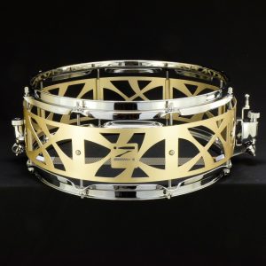 Hardware for free-flaoting snare drum