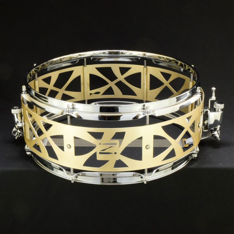 Hardware for free-flaoting snare drum