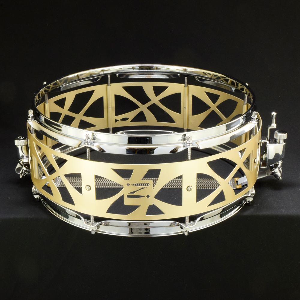 Hardware for free-flaoting snare drum