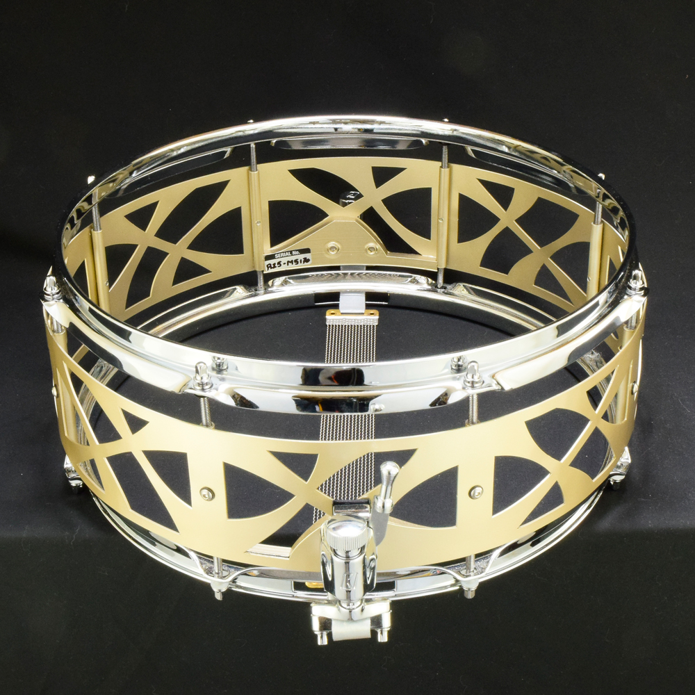Hardware for free-flaoting snare drum