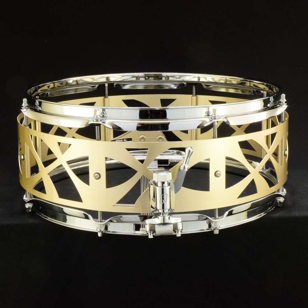 Hardware for free-flaoting snare drum