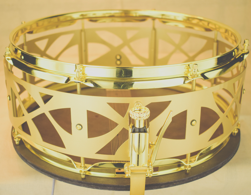 Snare drum hardware for free-floating snare drum