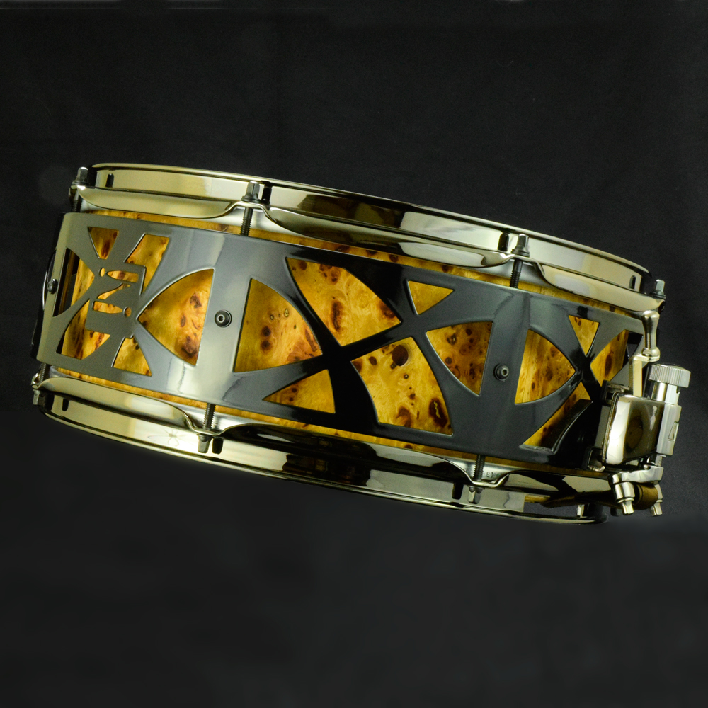 Stave snare drum, fully free-floating