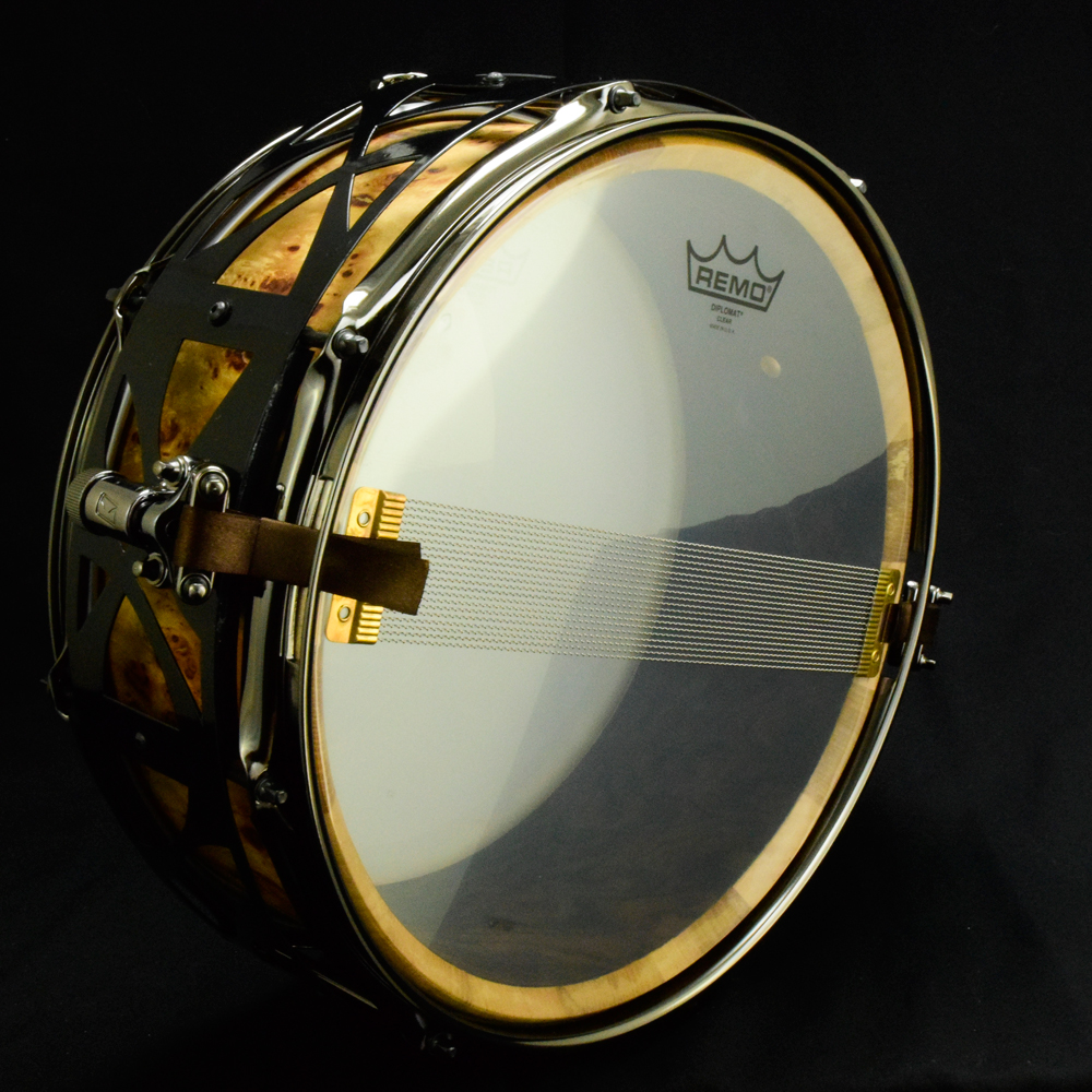 Stave snare drum, fully free-floating