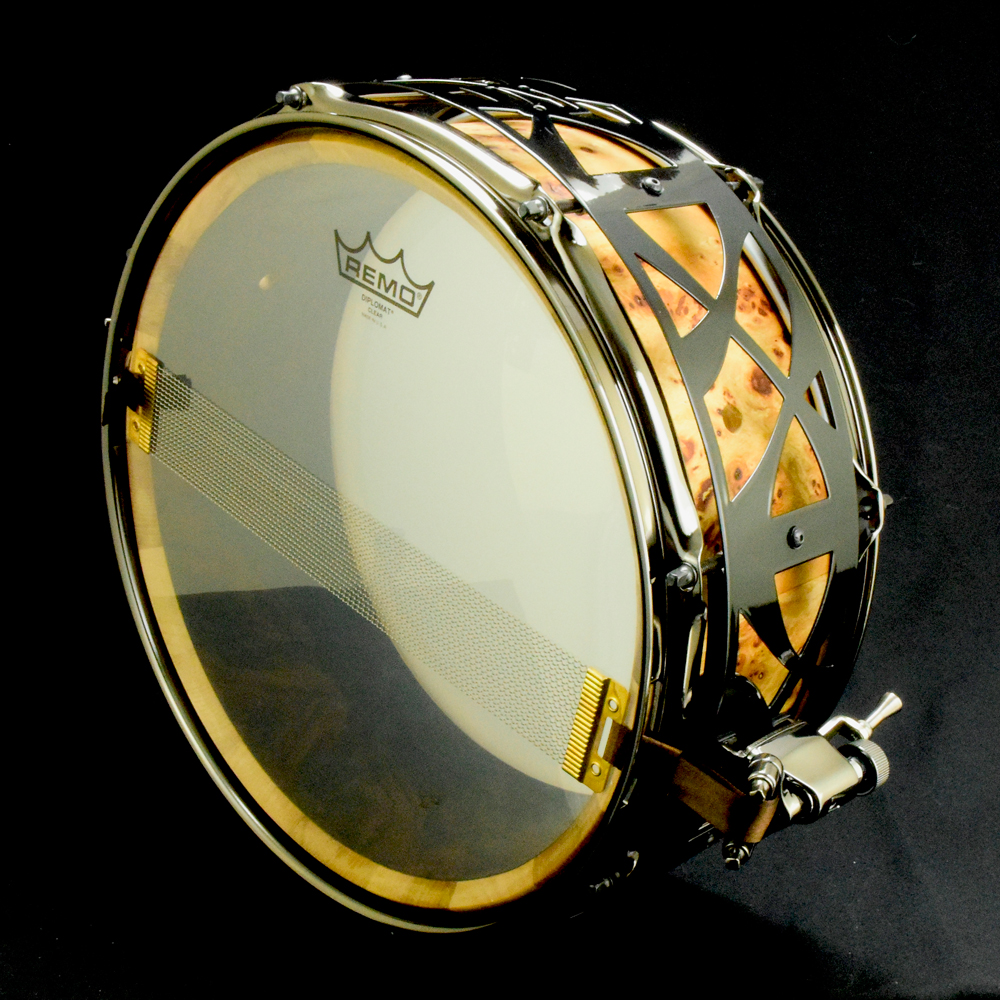 Stave snare drum, fully free-floating