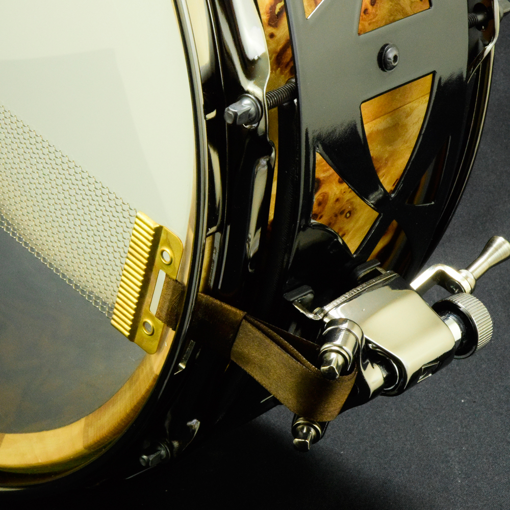 Stave snare drum, fully free-floating