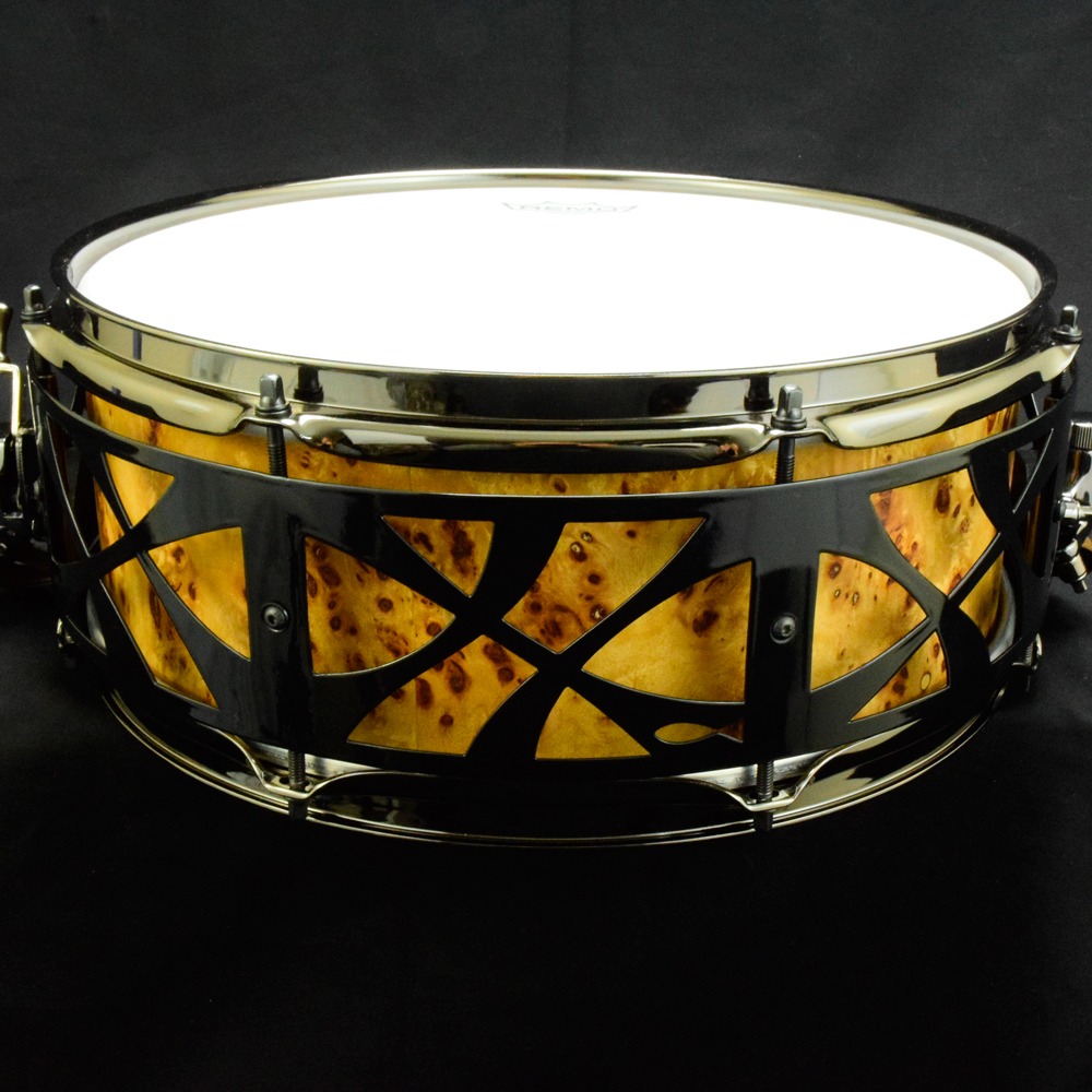 Stave snare drum, fully free-floating