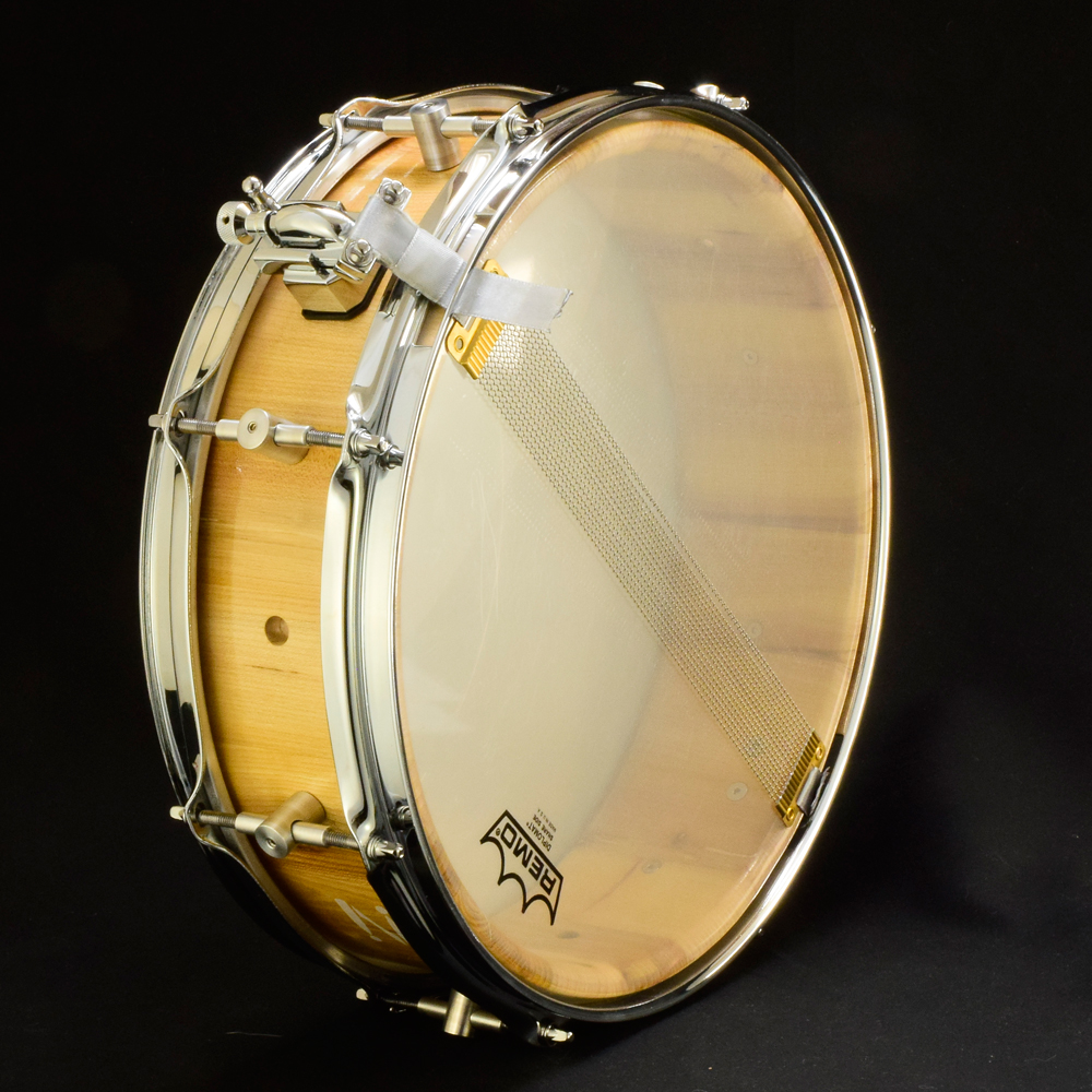 Stave shell piccolo with free-floating option made from Elm wood