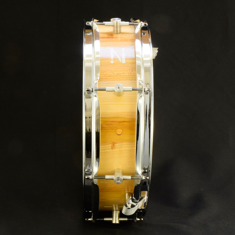 Stave shell piccolo with free-floating option made from Elm wood
