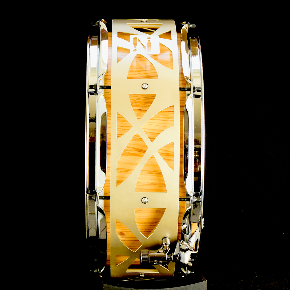 Olivewood stave snare drum with 3mm flanged hoops 14,6 inches
