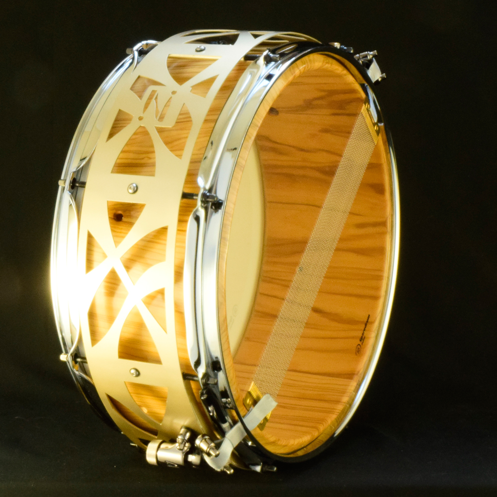 Olivewood stave snare drum with 3mm flanged hoops 14,6 inches
