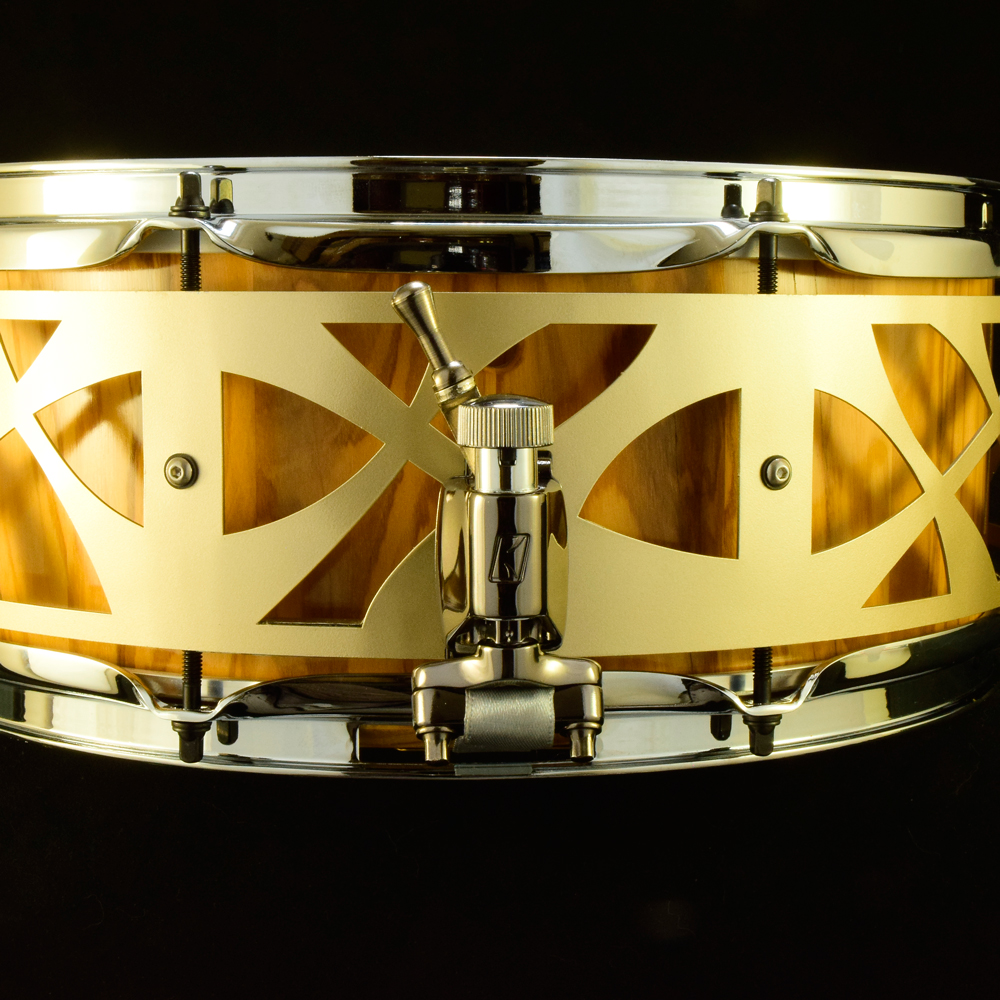 Olivewood stave snare drum with 3mm flanged hoops 14,6 inches
