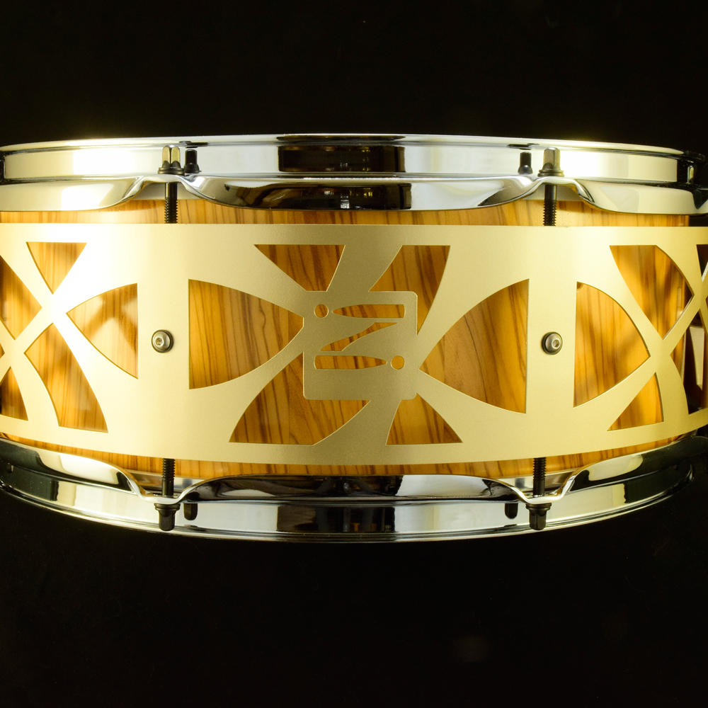 Olivewood stave snare drum with 3mm flanged hoops 14,6 inches