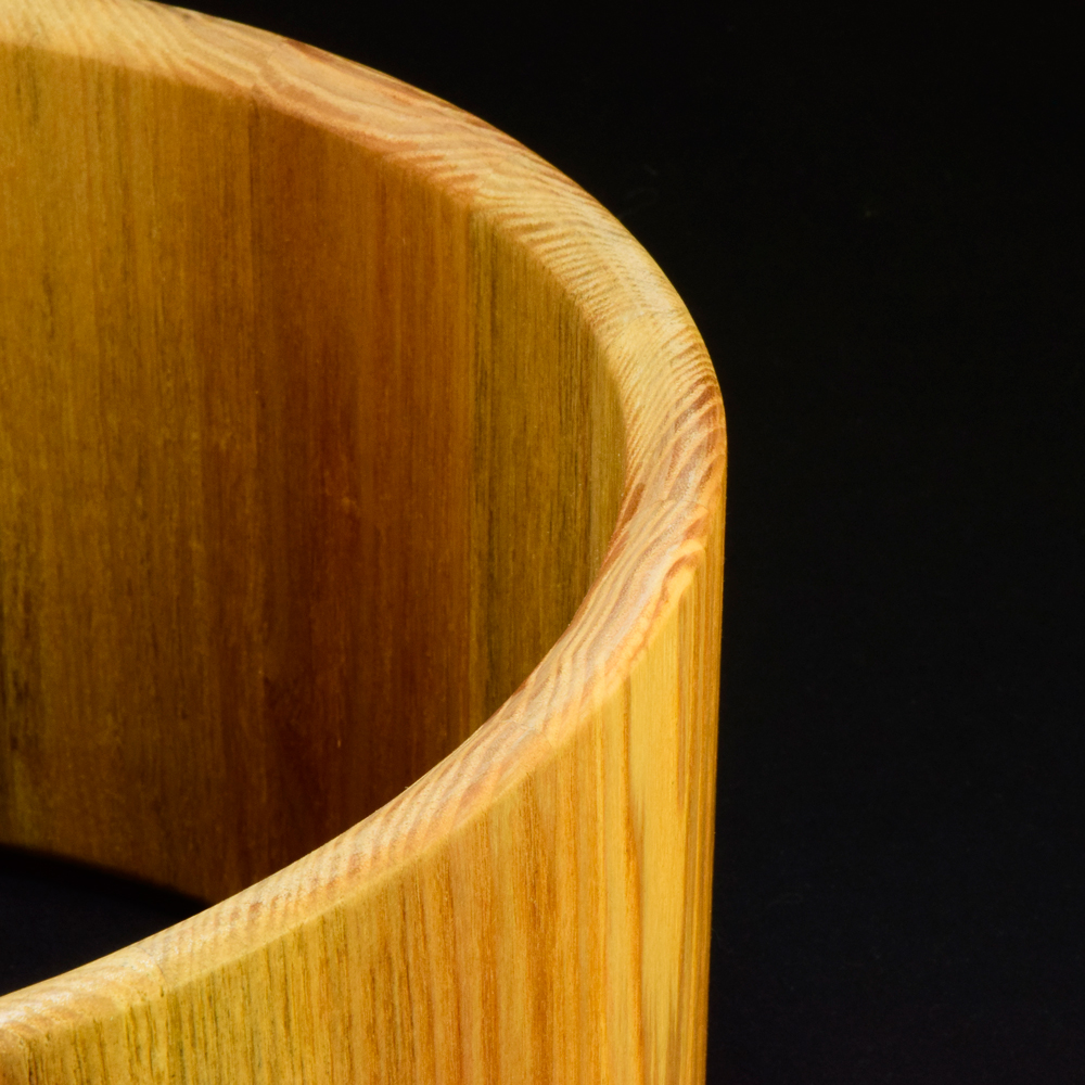 Ash stave shell with bearing edges and two side air vents