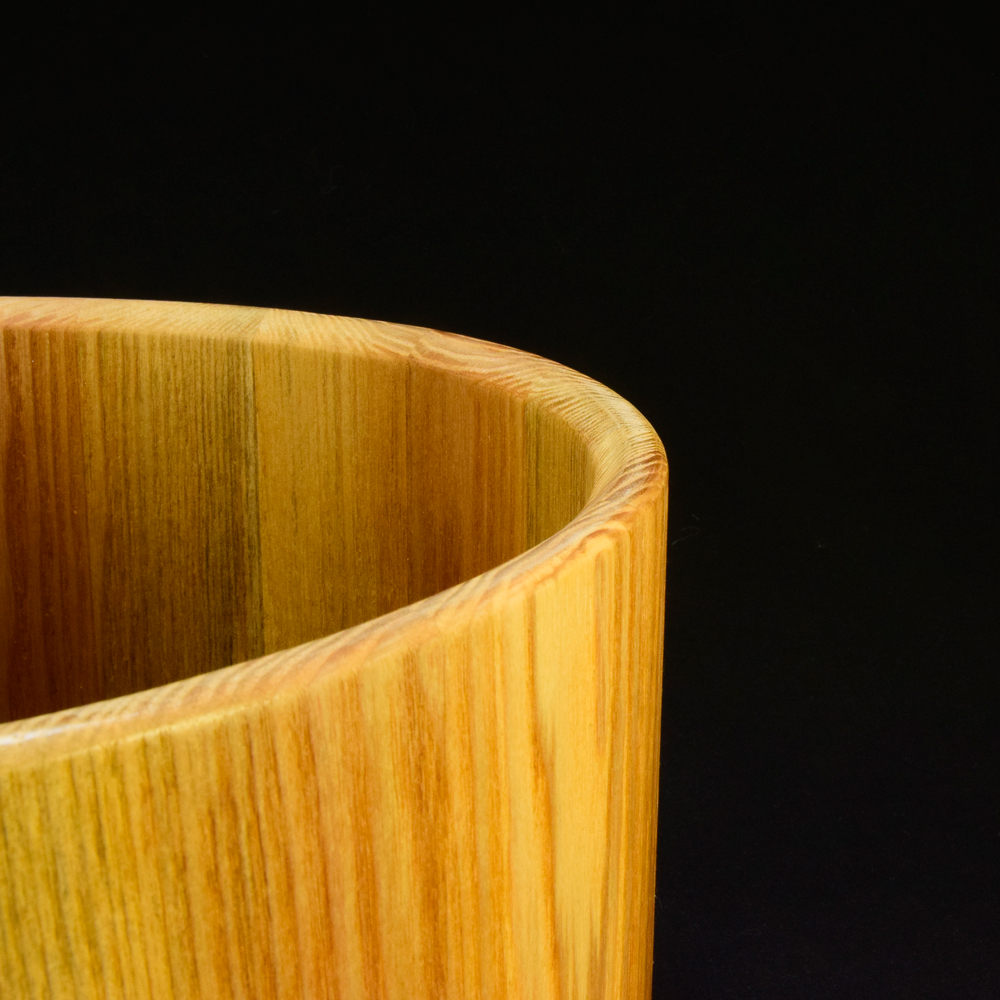 Ash stave shell with bearing edges and two side air vents